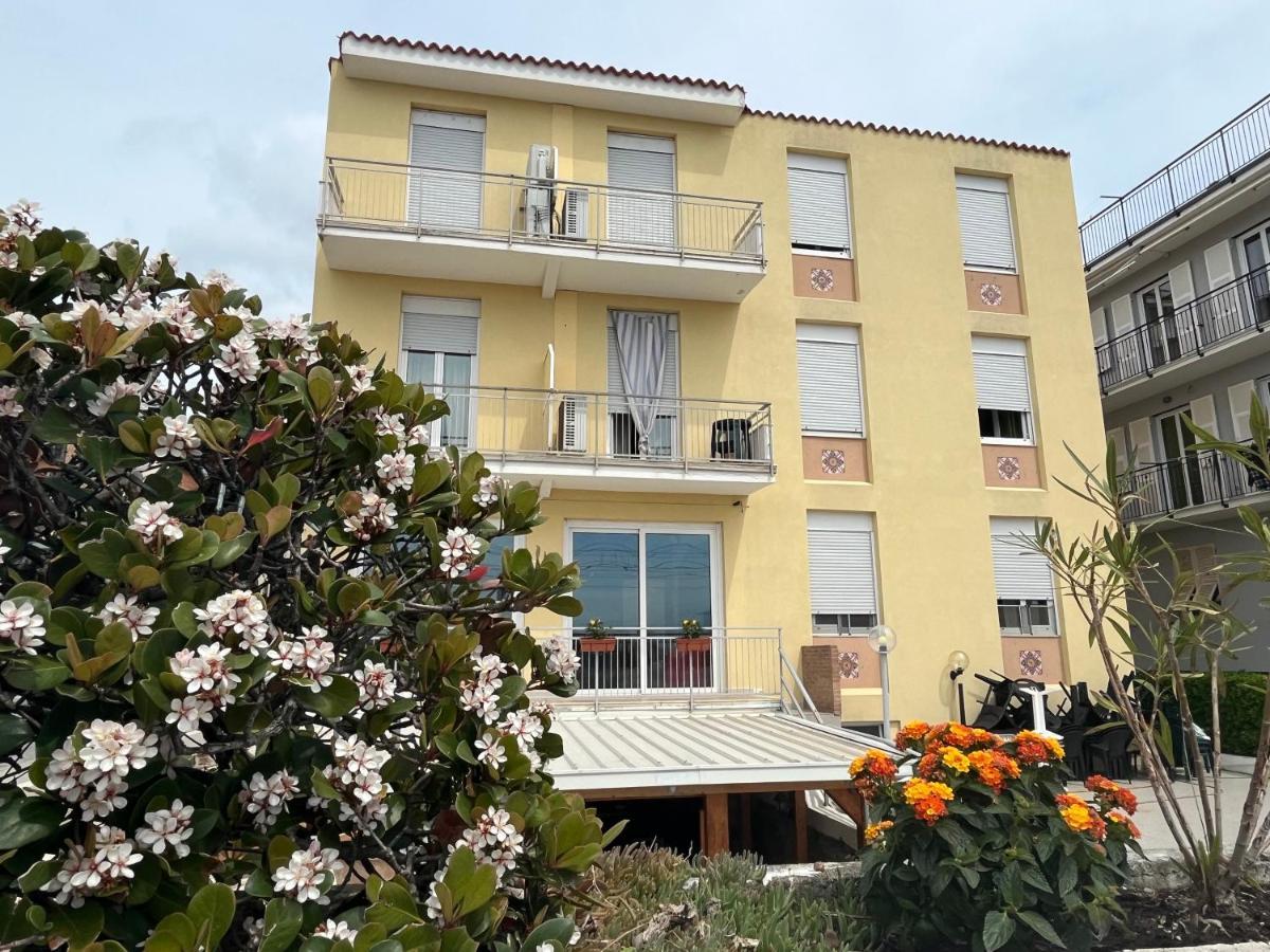 Piccolo Hotel Di Lavagna Dış mekan fotoğraf